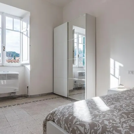 Colosseo & Colle Oppio Cozy Apartment *
